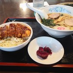 夢の家 - ソースカツ丼とラーメンのセット　1060円