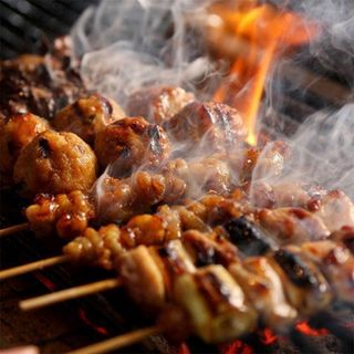 The charcoal-grilled yakitori carefully grilled by the head chef is a must-try dish...!!!