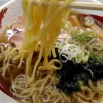 葛の湯 - 麺は細い縮れ麺