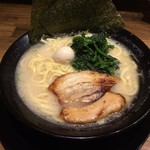 Yokohama Iekei Ramen Majiya - 塩ラーメン