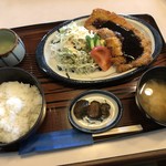 Bear - とんかつ定食　８００円