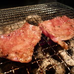 Yakiniku Dondon Amerikamura Ten - ☆どんどん食べれちゃいますね（笑）☆