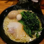 吉祥寺家 - 横浜家系ラーメン 味玉ラーメン並＆ほうれん草