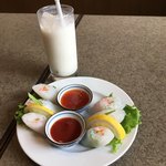 Asian Dining AAGAN Koike Ten - ベトナムランチのスープと、プラスドリンクのラッシー