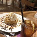 MOA cafe Tokyo Interia Kagu Osaka Honten - 