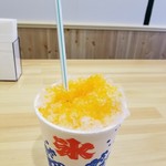 SOFT ICE CREAM SHOP FOUNTAIN - かき氷(みかん) 200円