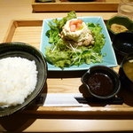 大戸屋 - 鶏竜田揚げとポテトのねぎソースたっぷり野菜の定食