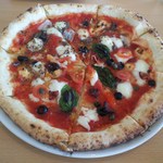 Makigama Pizza & Gallery Kamin - ピッツア