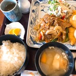 Bon - お味噌汁？豚汁？お米は絶対美味しい。