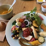 Cafe INDIGO - 1800円のランチ！スズキのポワレ