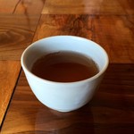 そば家　和味 - お茶を飲みながらしばし待ちます