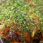 Okonomiyaki Yasukyuu - 荒めで乾いた青海苔が特徴