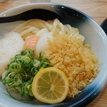 うどん そわか - 冷ぶっかけ温玉うどんにとろろをトッピング