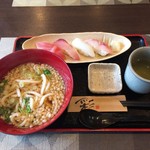 やなぎ - 料理写真:ランチA(温うどん＋半すし)