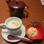 Yushoku Bouya Bettei Bimi Kyushin Saijo Ten - 食後のカフェラテと、子供へサービスのアイスクリーム