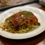 Hiroshima Fu Okonomiyaki Momijiya - ☆ソースがたっぷり(#^.^#)☆