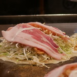 Hiroshima Fu Okonomiyaki Momijiya - ☆肉厚な豚ちゃん(●＾o＾●) ☆