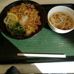 はなまるうどん - ぶっかけうどん　中　400円、お子さまうどん　チーパスサービス