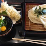 讃岐うどんの 七宝亭