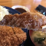 Tonkatsu Waraku - 先ずは塩を振りかけて食らう