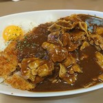 Jungle 1 Ikeda Ten - スタミナカレー750円と、トッピングトンカツ270円