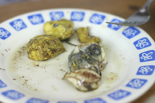 Balut servit en un plat