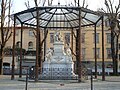 Nikolaj Demidov-Rusia ambasadoro kaj mecenato loĝinta kaj mortinta en Florenco, kie staras lia monumento (Piazza Demidoff)