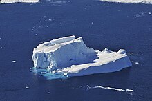 Antarkta glacimonto en la Maro Amundsen