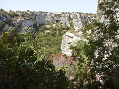 La cava vista da grotta S.Ilarione