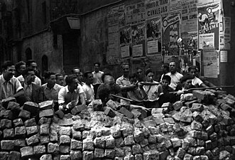 Barricade des milices populaires spontanées face au soulèvement nationaliste de juillet 1936 en Espagne.