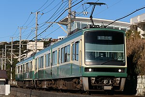 江ノ島電鉄2000形電車 （七里ヶ浜 - 稲村ヶ崎間 2020年12月31日）