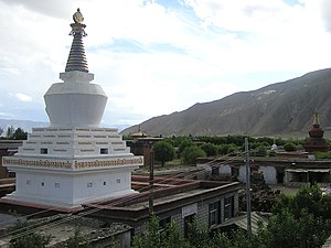 Uno stupa (chorten) a Samye, Lhasa in Tibet