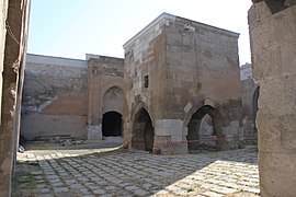 Patio de la Ağzıkara Han, terminado en 1240