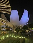 Singapur – Muzeum ArtScience w nocy (2020)
