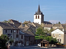 The church and surrounding buildings in Curan