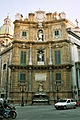 Palermo İspan qubernatorunun etdirdiyi Quattro-Cant binasının barok cəbhəsi