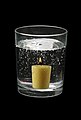 Kerze in Wasserglas