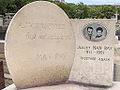 Tomba de Man Ray i de la seva filla Juliet
