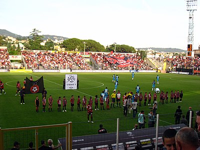 Les tribunes Honneur et Première sud en 2009.