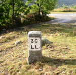 Gränssten mellan Llívia och omgivande Frankrike.