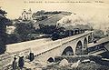 Train passant sur le viaduc ferroviaire sur l'Aven (juste en amont de Pont-Aven, 1910).