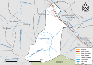 Carte en couleur présentant le réseau hydrographique de la commune