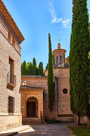 Mosteiro de Santa Maria da Caridade (século XII) em Tulebras