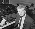 Van Cliburn, classical pianist (Diploma, 1954)[164][165]