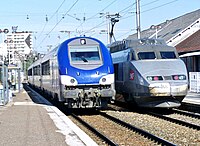 Un TER et un TGV à la gare de Besançon-Viotte