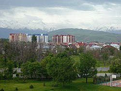 Biškek Бишкек (kirg. i ven.)