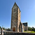 Le clocher et le porche de l'église Saint-Georges.