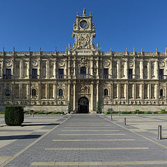 Parador de León located in a Renaissance convent.