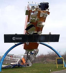 Maquette à l'échelle du satellite ENVISAT.