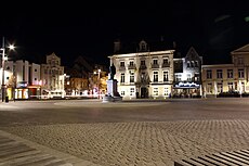 Markt met Egmontstandbeeld